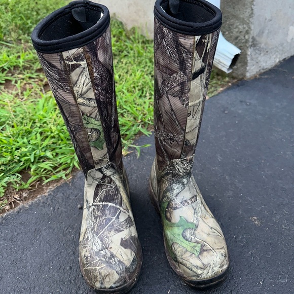 Hunting Boots - Picture 1 of 3